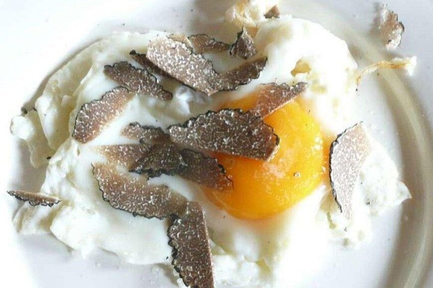 Eggs with truffle 4