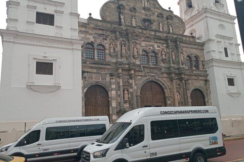 Travel in Comfort. Enjoy small groups for a more personal and memorable experience! 5