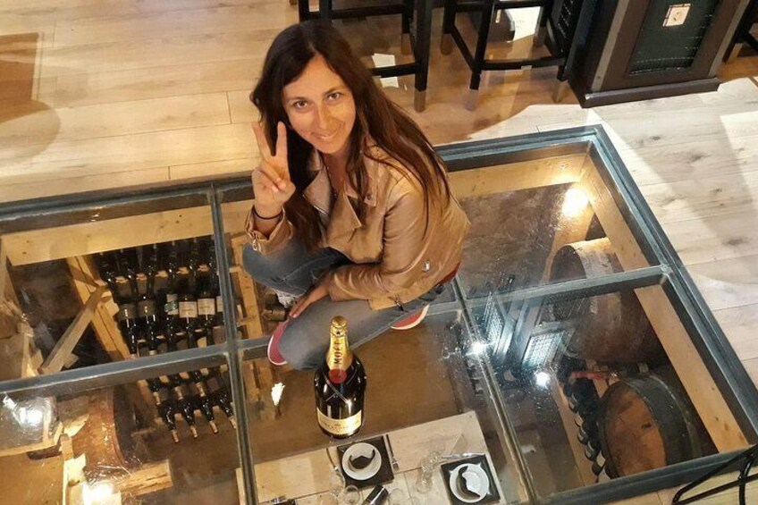 Tasting Wine 2