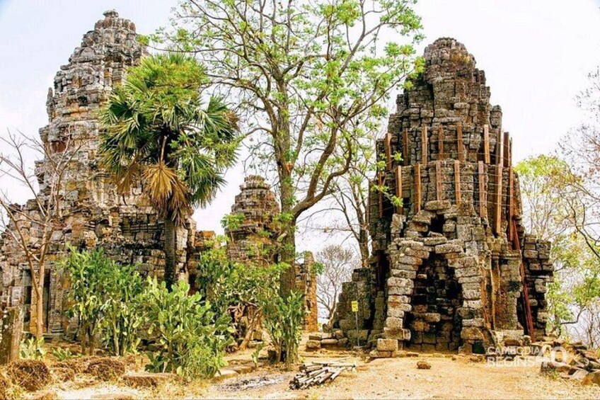 Full-day: Original bamboo train, Wat Banan, Phnom Sampov. Image of Banan temple 1