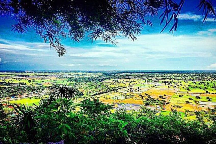 Full-day: Wat Banan. Old bamboo train. Bat Cave. Killing cave 2
