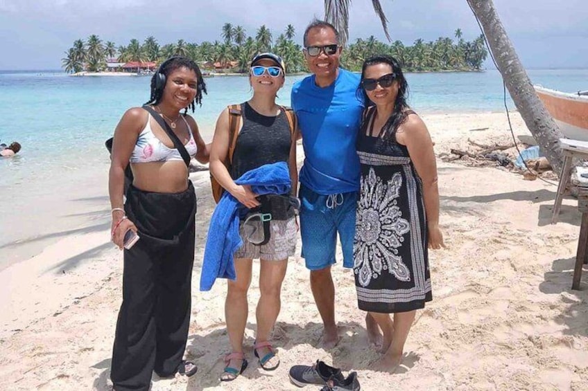 San Blas Islands: 4-Stop Day Tour from Panama City + Lunch 2