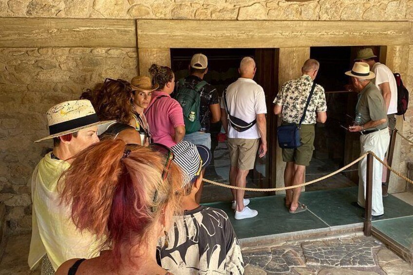 Knossos Palace Skip-the-Line Ticket (Shared Tour Group) 4