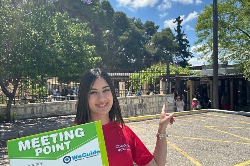 Travel Crete WeGuide check-in operator at Knossos palace 5