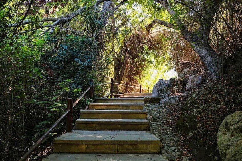 Way to Bath of Aphrodite 2