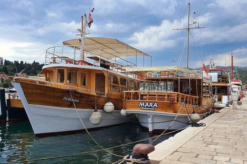 Boats Bobara & Mara 3
