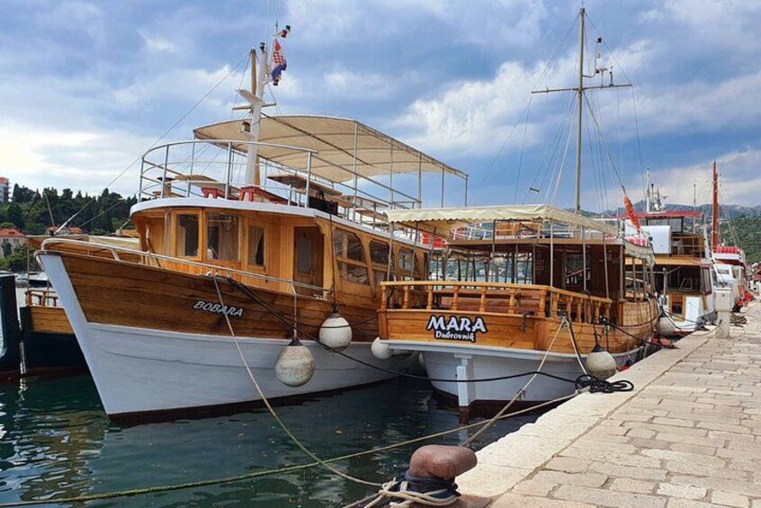 Boats Bobara & Mara 3