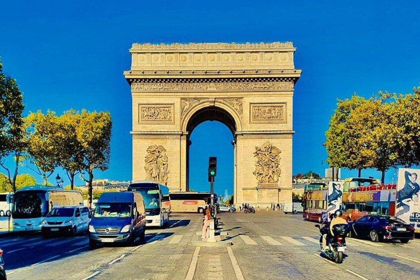 Paris Half-Day: 30+ Sights, Eiffel Tower, Montmartre & Notre-Dame 2
