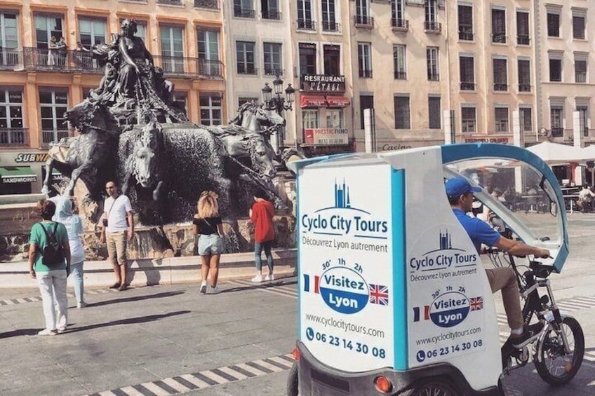 1 or 2-Hour Pedicab tour of Lyon 3