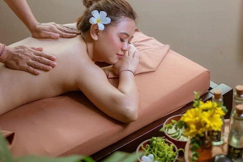 Bali Luxury Spa package Massage flower Bath 4