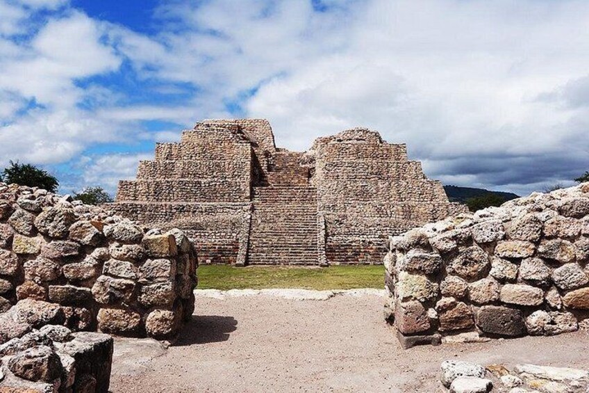 Immersive Cañada de La Virgen Pyramid Tour 1