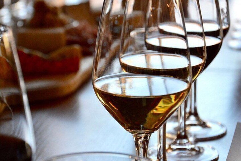 Lyon Wine Tasting: Small-Group Blind Tasting with a Sommelier 4