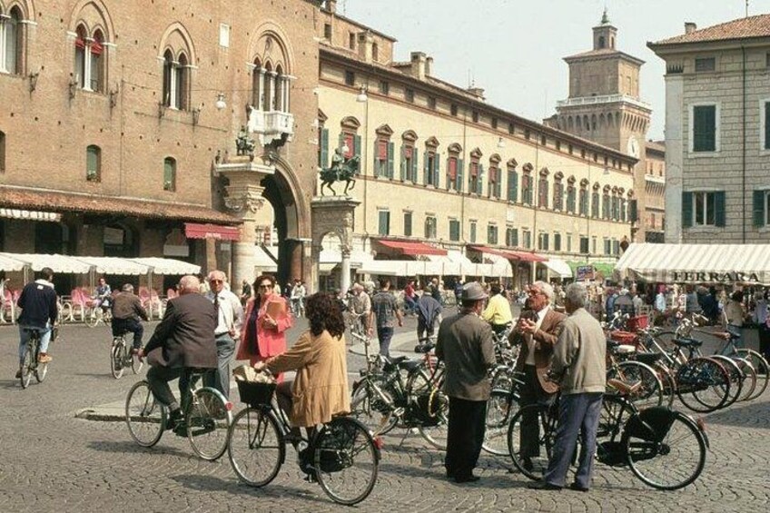 Discover Ferrara city centre 2