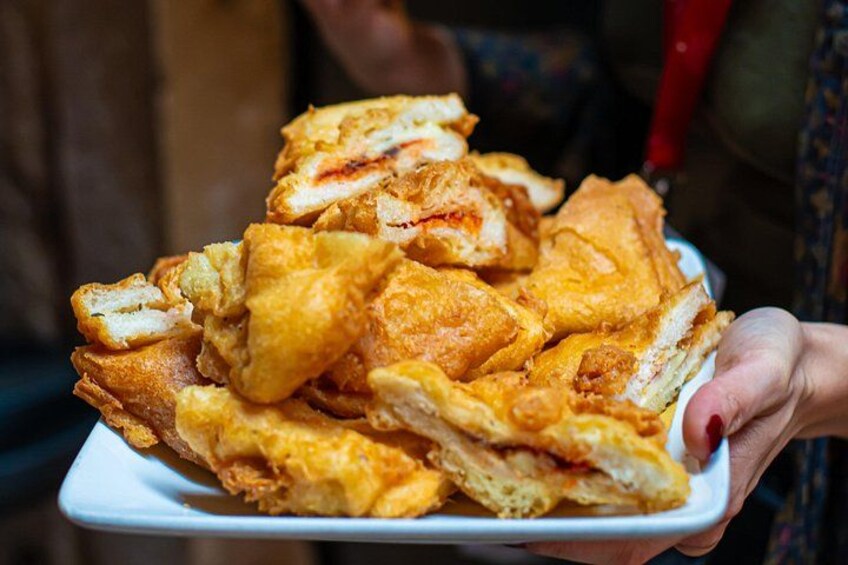 Must try Venetian Style Fried Mozzarella at a few centuries- old- restaurant.The name really doesnt do it justice. Food and wine tour in Venice 2