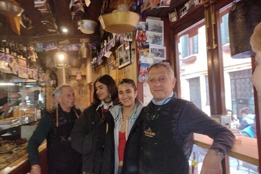Time for a selfie with the owner of the restaurant that serve us amazing food. Eat like a Venetian Food tour in Venice 2