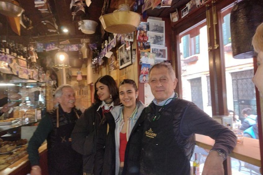 Time for a selfie with the owner of the restaurant that serve us amazing food. Eat like a Venetian Food tour in Venice 2