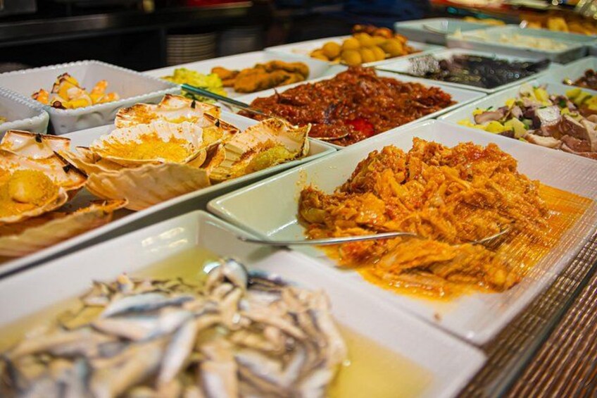 a selection of cicchetti during the tour. Food and Wine tour Venice 3