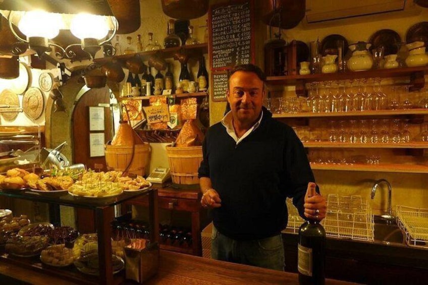 wine and cicchetti tour venice. The oldest cicchetti bar in Venice 2
