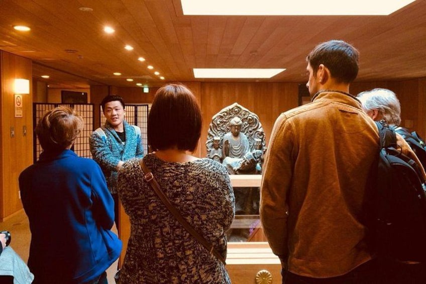 At the temple, your guide will walk you through the near-1400 year history of Zenko-ji before allowing you free-time to explore for yourself. 2