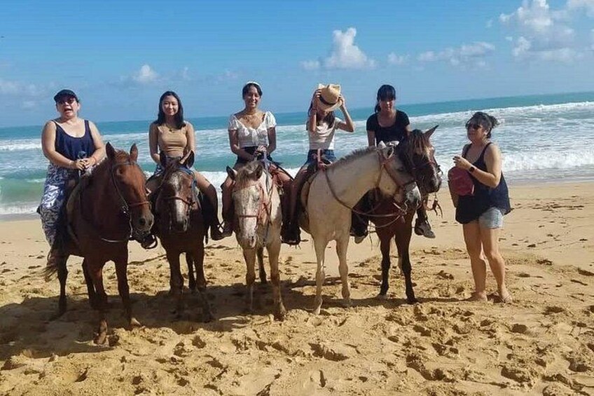 https://media-cdn.tripadvisor.com/media/attractions-splice-spp-720x480/11/ab/29/d4.jpg 5