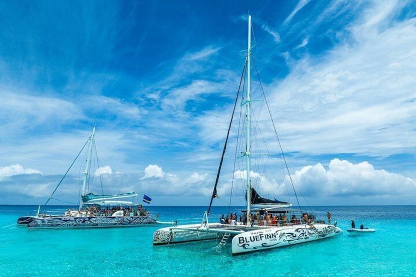 Catamaran BlueFinn 1 + Catamaran Apache at Klein Curacao 3