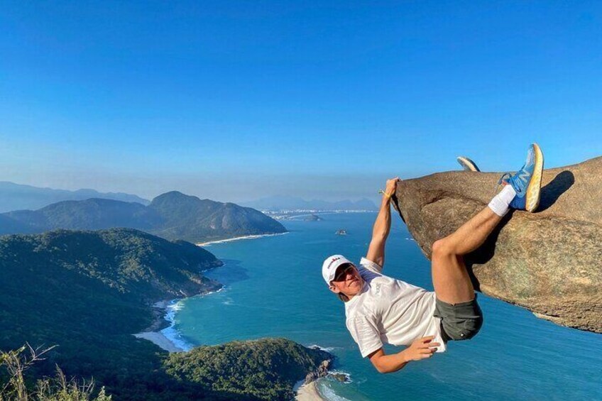 Pedra do Telégrafo Hiking & Relax in a Wild Beach