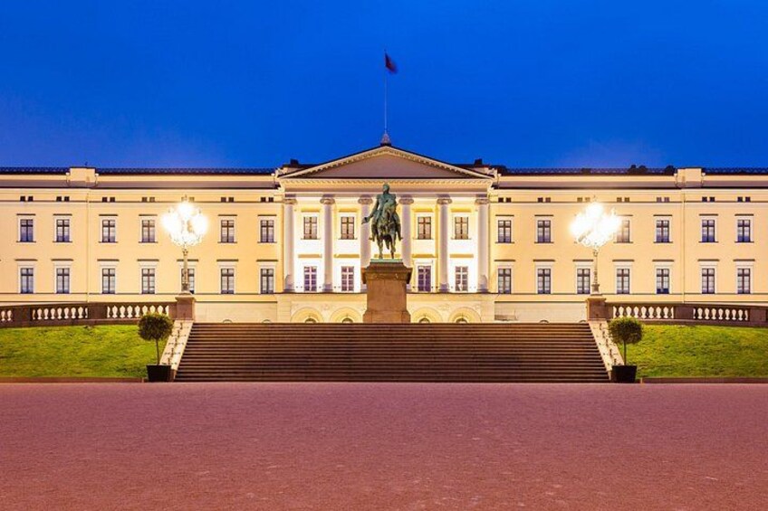 See the Royal Palace 1