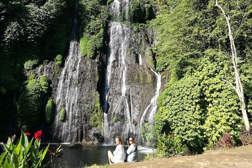 Banyumala twin waterfall tour