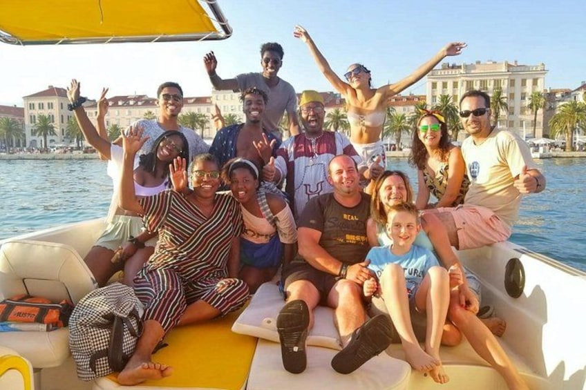 We think that the smiles of our guests is the perfect invitation for you to join us on a tour! 4