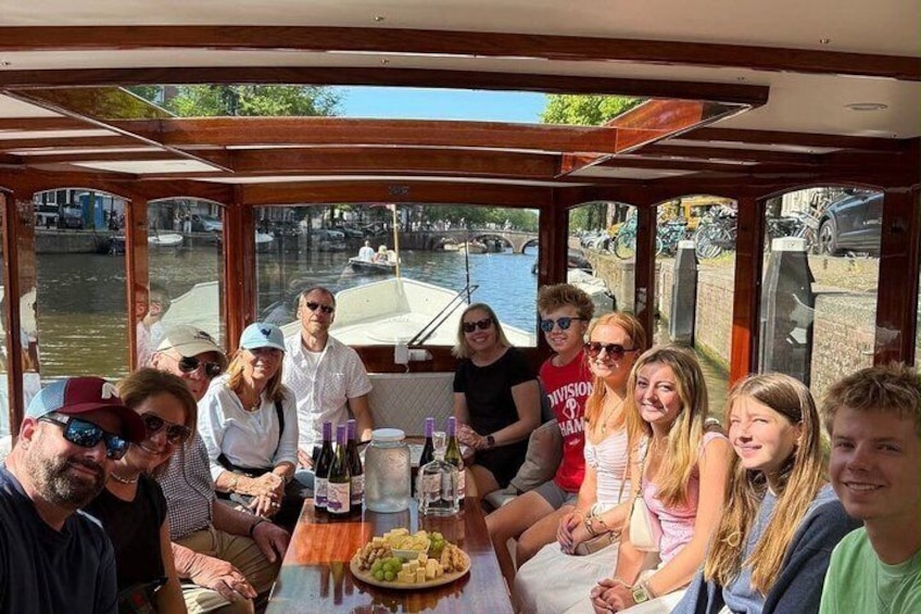 Amsterdam Small-Group Canal Cruise Including Snacks and Drinks 2