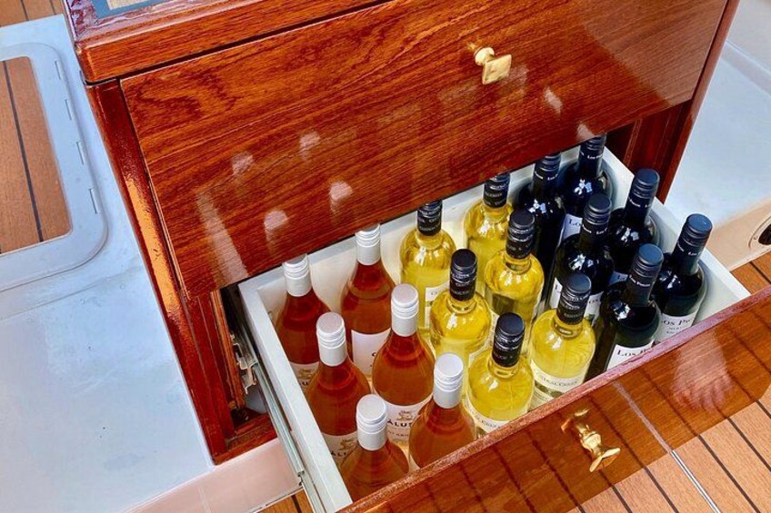 Amsterdam Small-Group Canal Cruise Including Snacks and Drinks 5