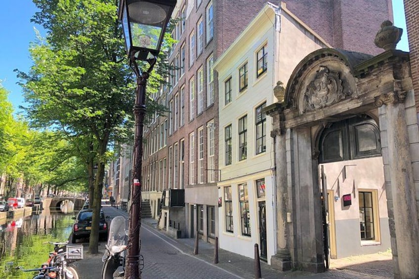 The entrance to the University of Amsterdam courtyard 2
