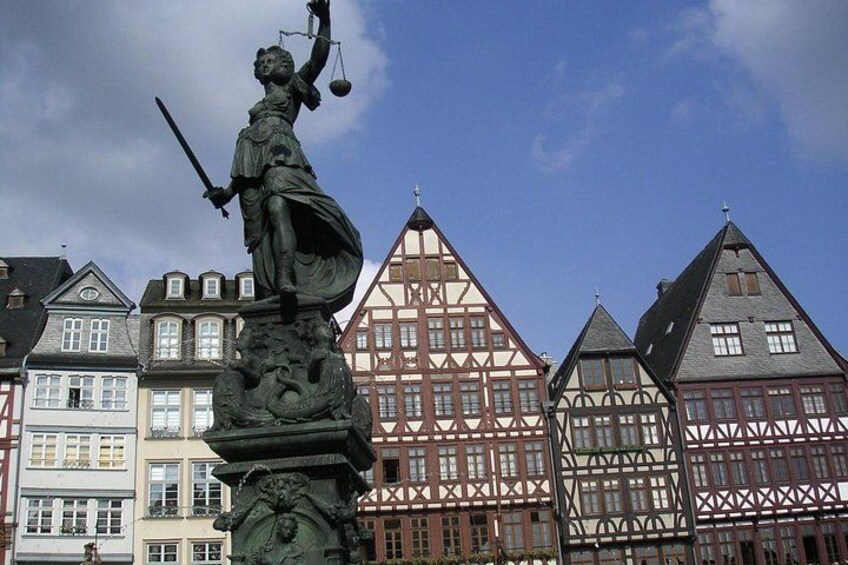 Justicia on the Römerberg 1