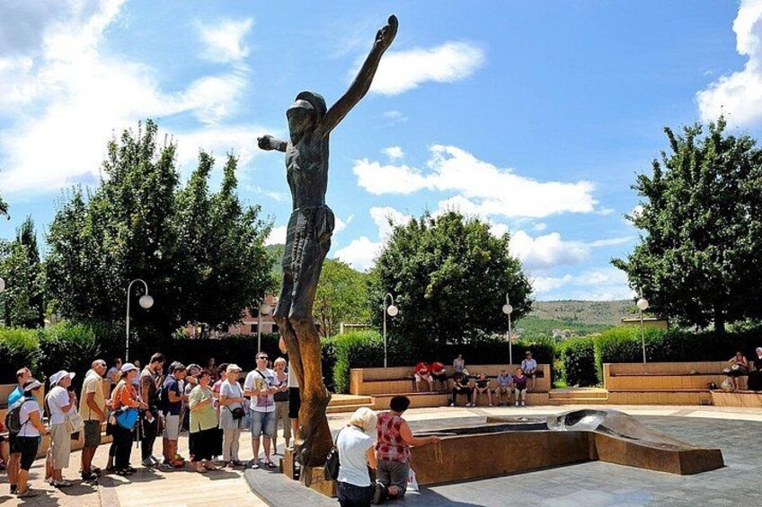 Dubrovnik to Medjugorje & Kravice - Day Trip with Luxury Vehicle 4