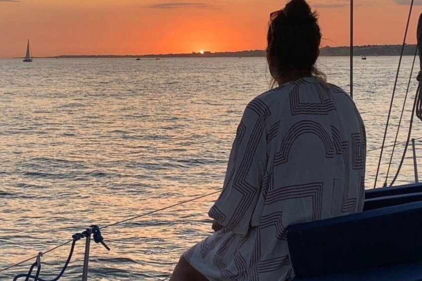 2 Hour Lisbon Sunset and Wine Sailing Tour 3