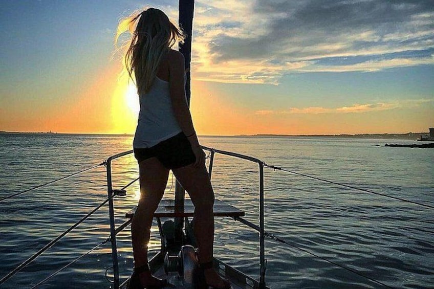 2 Hour Lisbon Sunset and Wine Sailing Tour 5