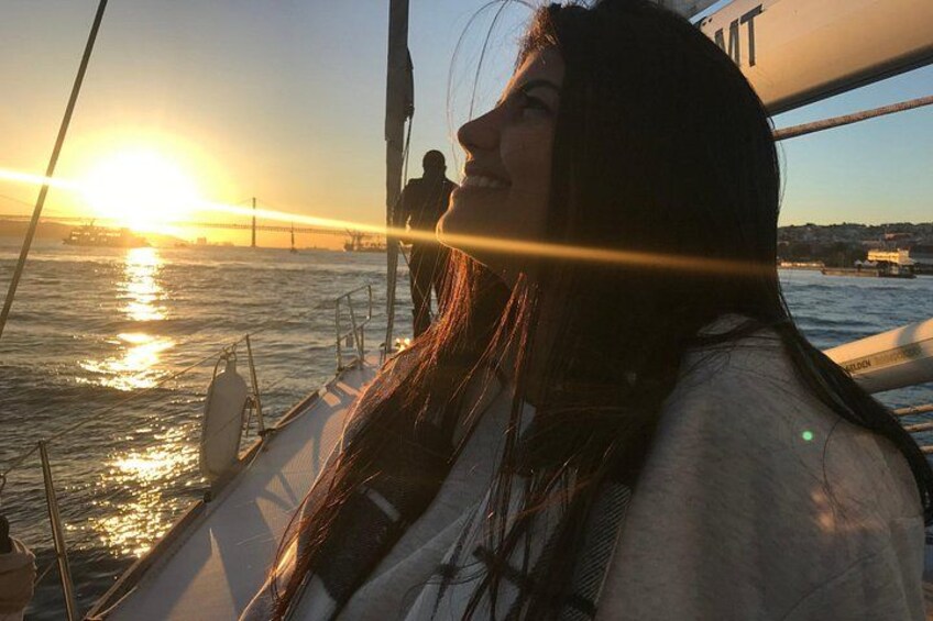 2 Hour Lisbon Sunset and Wine Sailing Tour 2