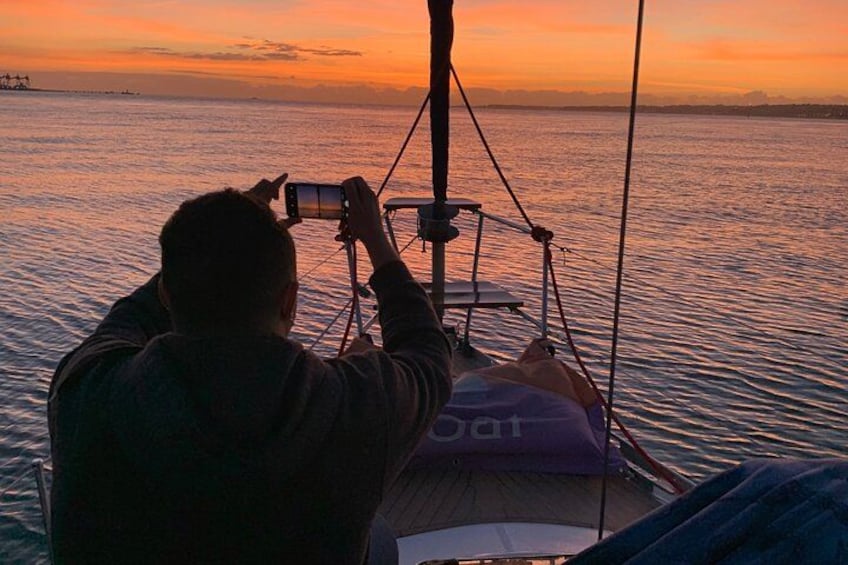 2 Hour Lisbon Sunset and Wine Sailing Tour 2
