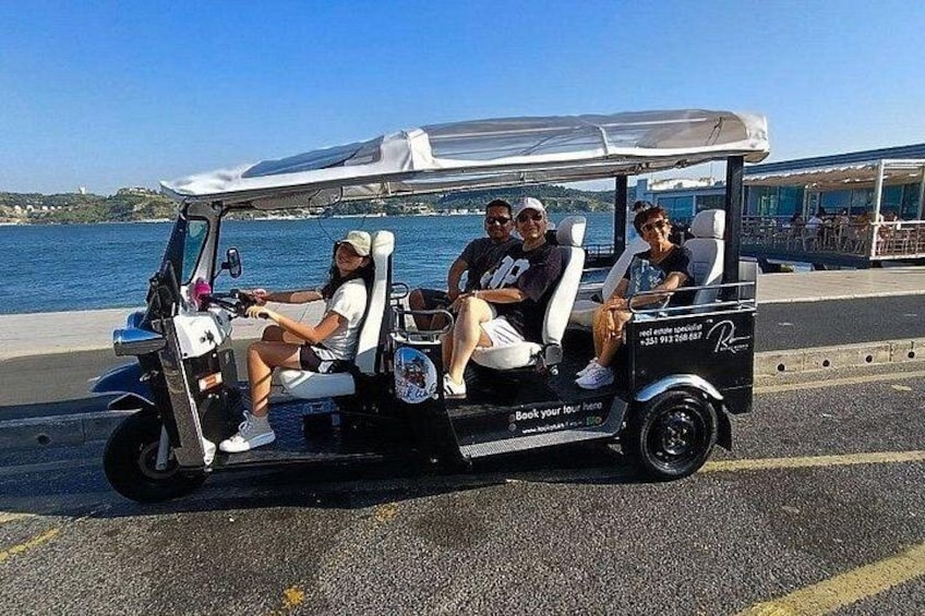 True 4Hour Private Tuk Tuk Tour: Discover Lisbon with a Local! 3
