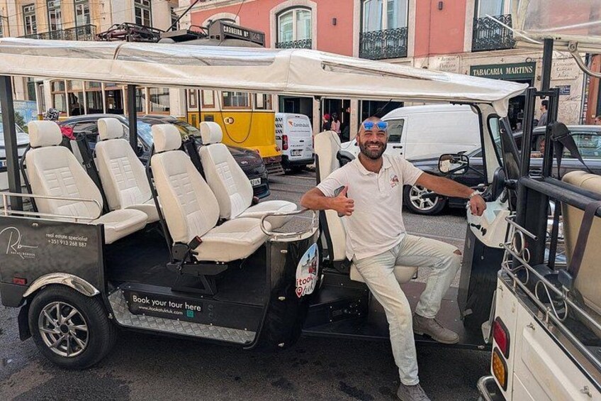 True 4Hour Private Tuk Tuk Tour: Discover Lisbon with a Local! 3