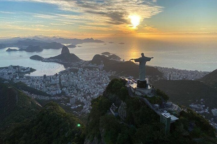 Rio de Janeiro: 35 Min Helicopter Tour Christ the Redeemer 3