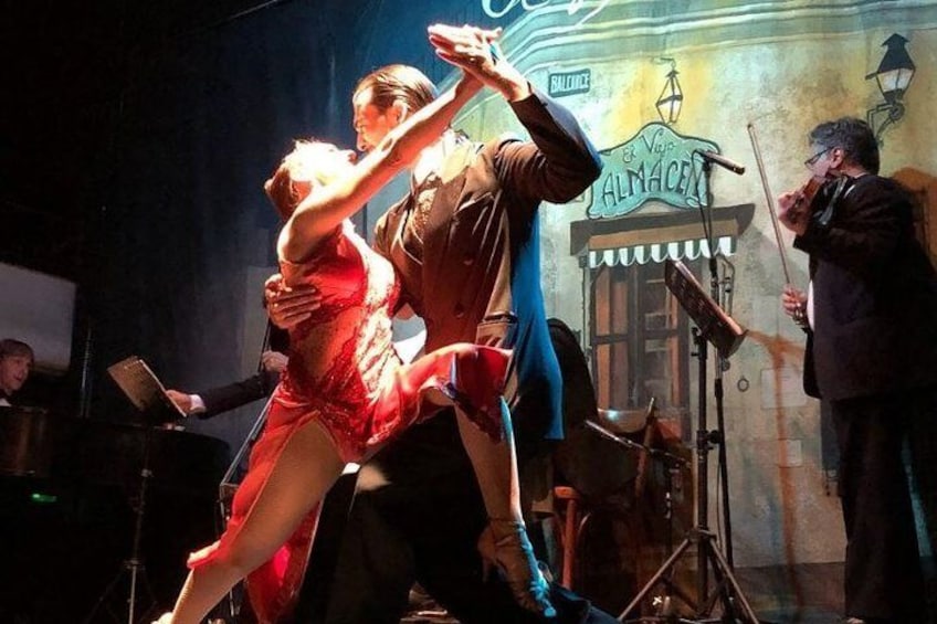 Tango Show: "El Viejo Almacén" 1