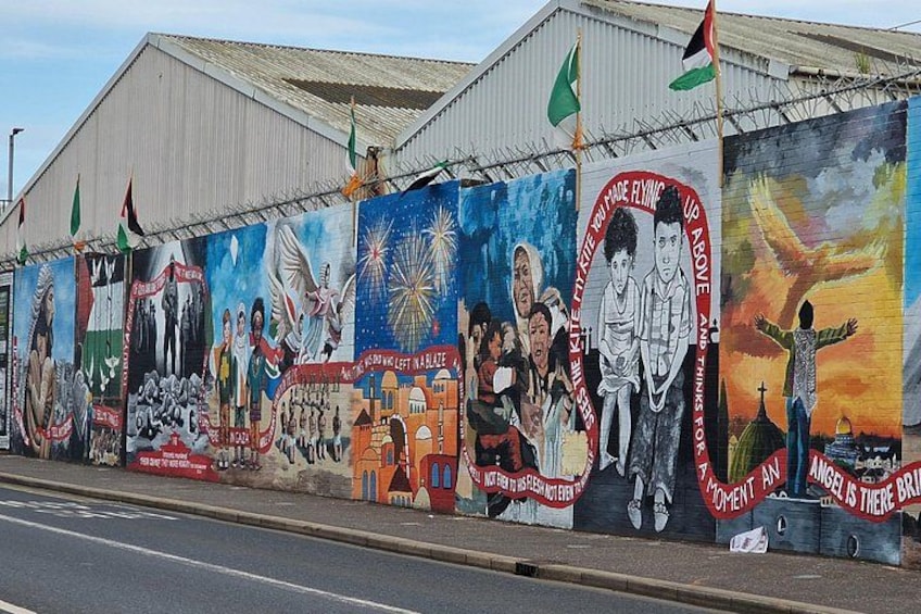 Famous 1.5 hour Belfast Murals Tour 4