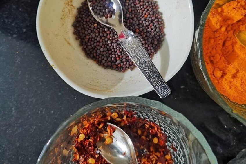 s9me bas8c spices 4
