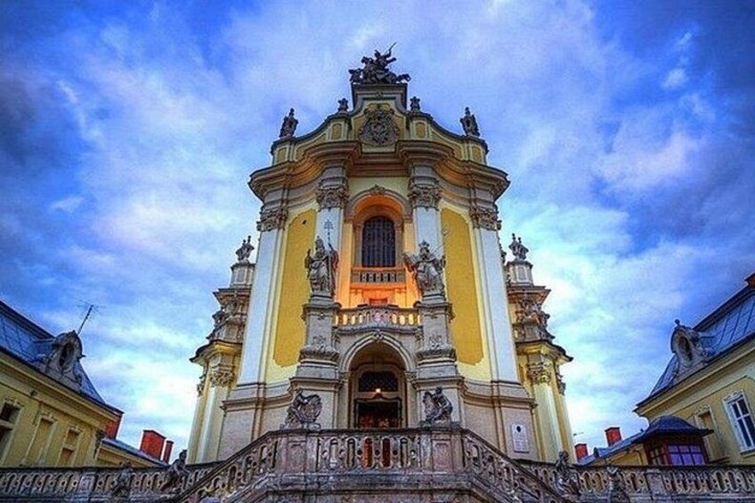 Lviv Sightseeing Private Tour by Car 2