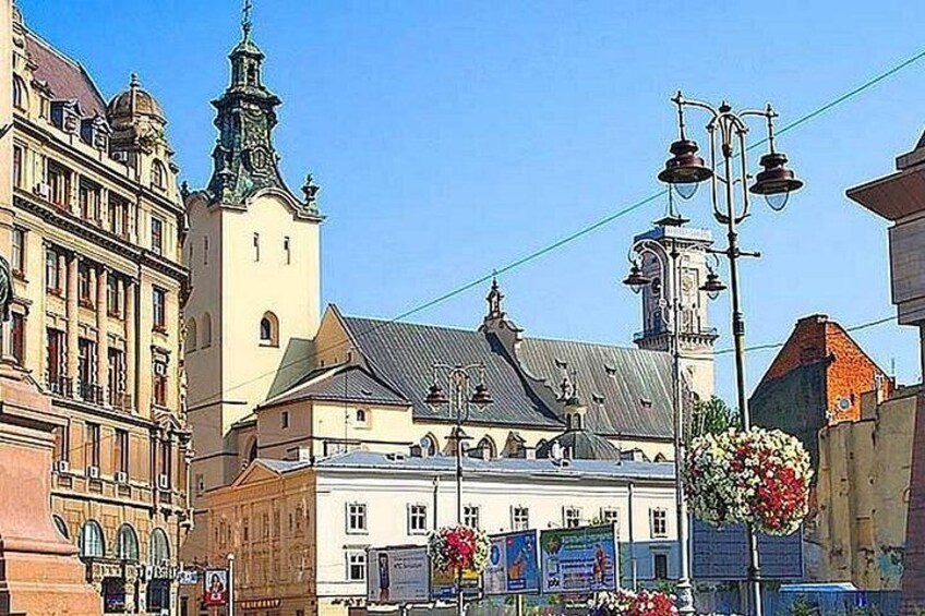 Lviv Sightseeing Private Tour by Car 4