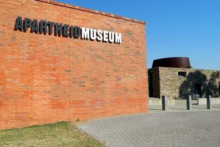 Soweto Township Cultural Tour incl Apartheid Museum and Nelson Mandela House 3