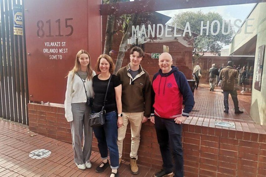Soweto Township Cultural Tour incl Apartheid Museum and Nelson Mandela House 4