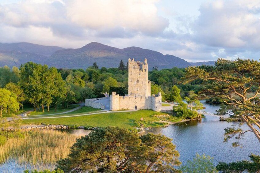 Combination Killarney Jaunting Car Tour and Lakes of Killarney Cruise 2