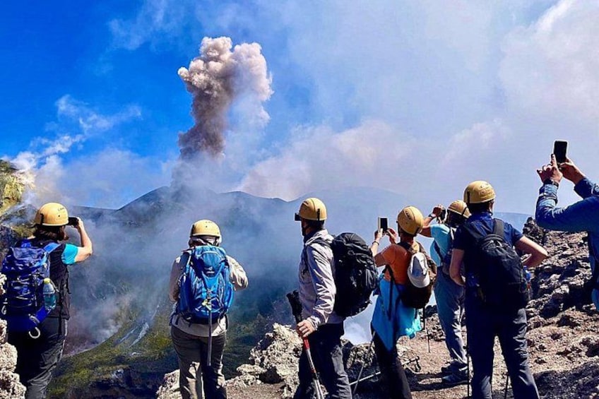 Attività esplosiva al Cratere Centrale dell'Etna 2